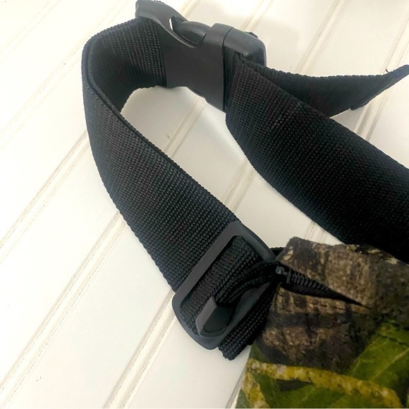 Fieldline Camouflage Fanny Pack Hunting Camping Hiking Waist Bag Wide Strap - Picture 9 of 9